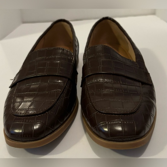 Old Navy Faux Leather City Loafers - Picture 2 of 12
